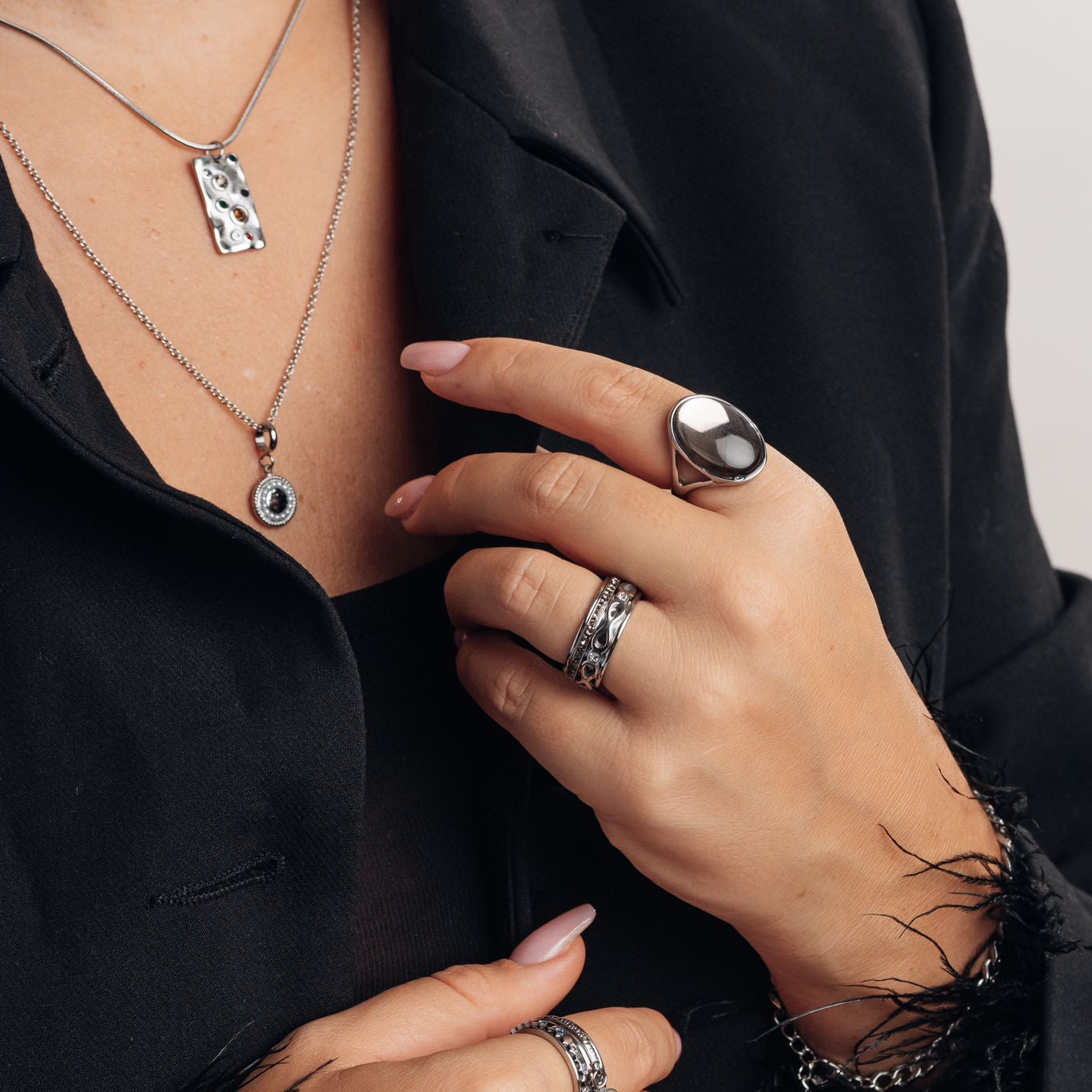 iXXXi Connect Charm Isadora